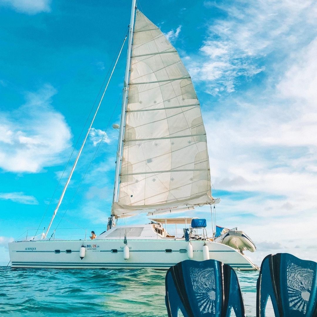 sailing in belize